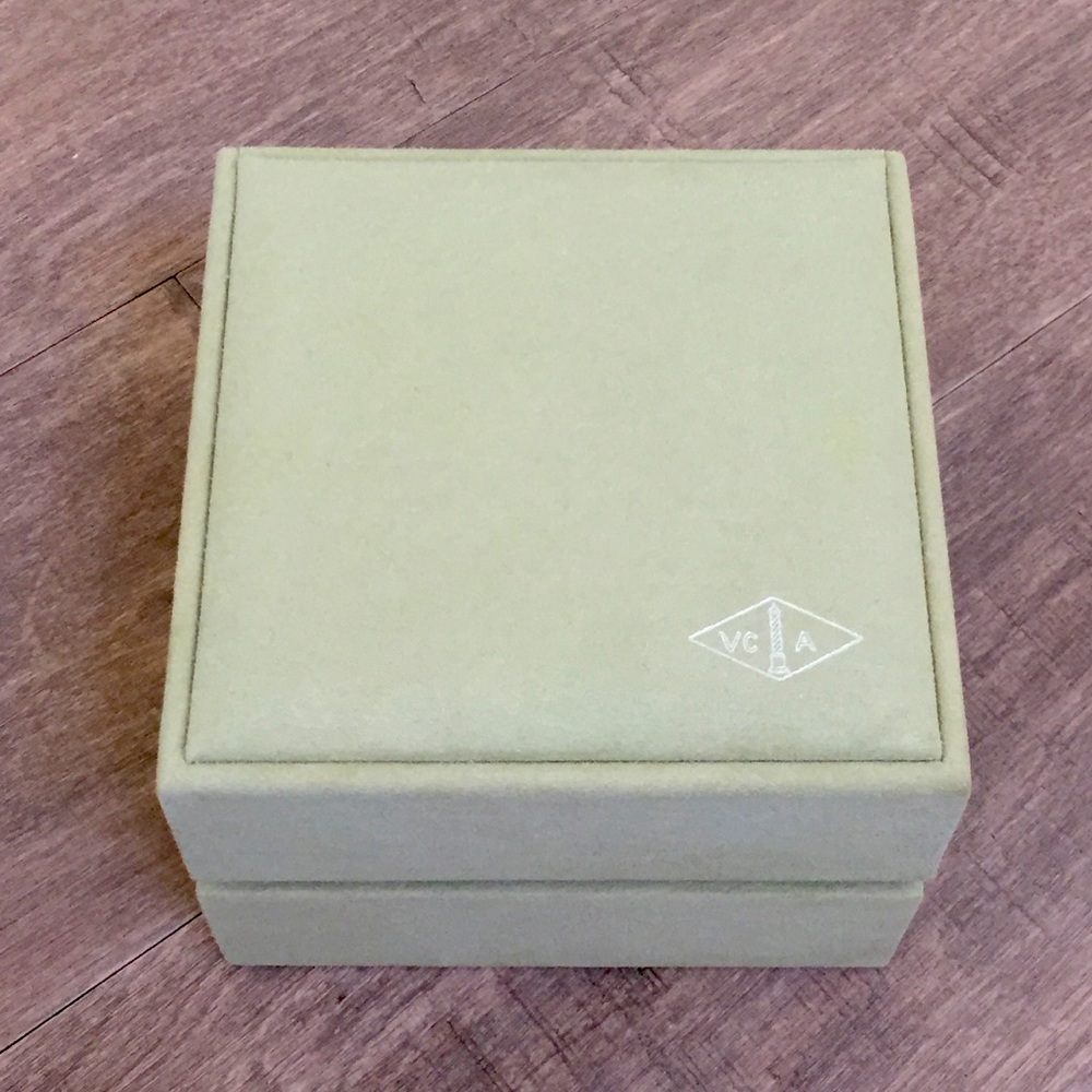 Van Cleef & Arpels Genuine Watch Storage Case/Box